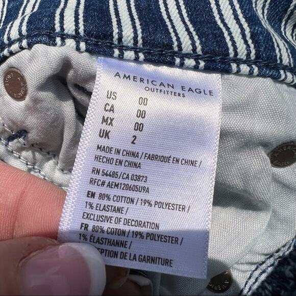 AEO blue white railroad stripe next level stretch high rise Shorty jean shorts - Picture 5 of 5